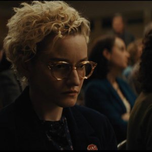 Weapons: Julia Garner di profilo