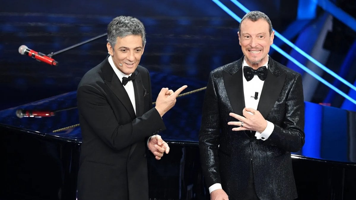 fiorello show su instagram amadeus a nove stai male ho chiesto in rai davvero ti aspettano da Movieplayer.it fiorello show su instagram amadeus a nove stai male ho chiesto in rai davvero ti aspettano