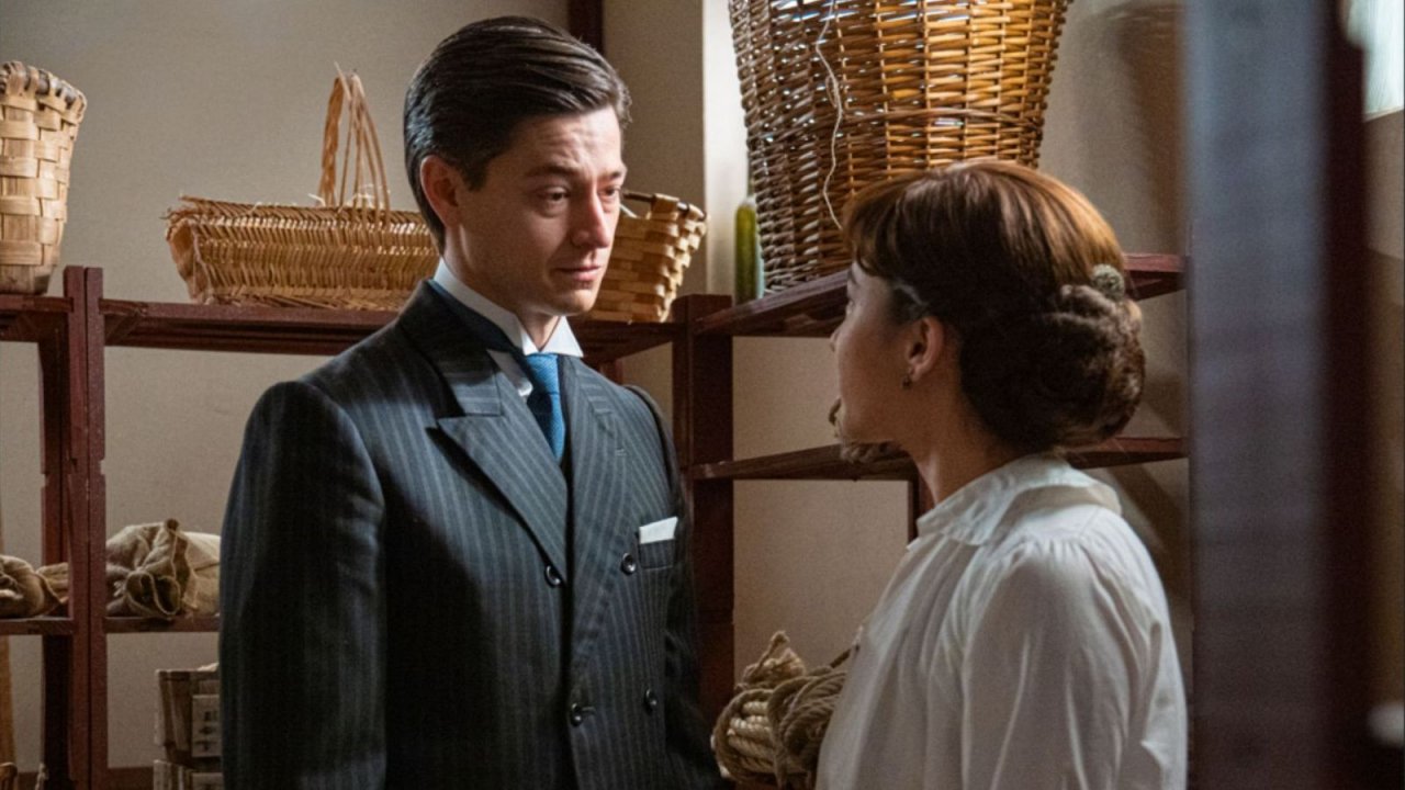 La Promessa anticipazioni 31 maggio: Pelayo non riesce a perdonare Catalina, Amalia esige i soldi rubati!