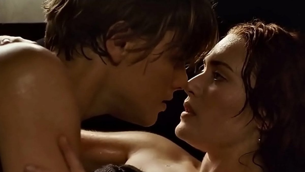 Titanic, Mia Threapleton svela che la madre Kate Winslet le ha impedito di vedere le scene di sesso Titanic, Mia Threapleton svela che la madre Kate Winslet le ha impedito di vedere le scene di sesso