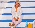 Uomini e Donne torna in prima serata per la sesta volta in 30 anni. Maria De Filippi salvatrice Auditel?