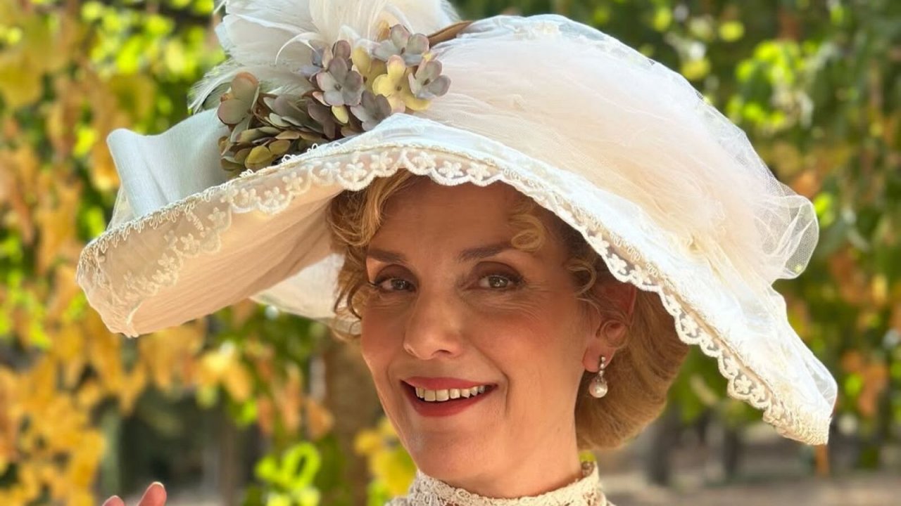 Donna Cruz interpretata da Eva Martín