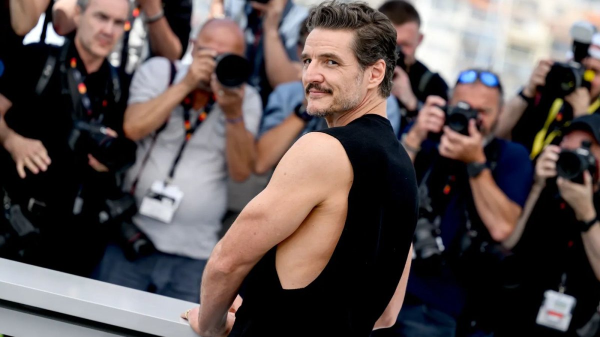 pedro pascal il sex symbol che sta cambiando l idea di mascolinità