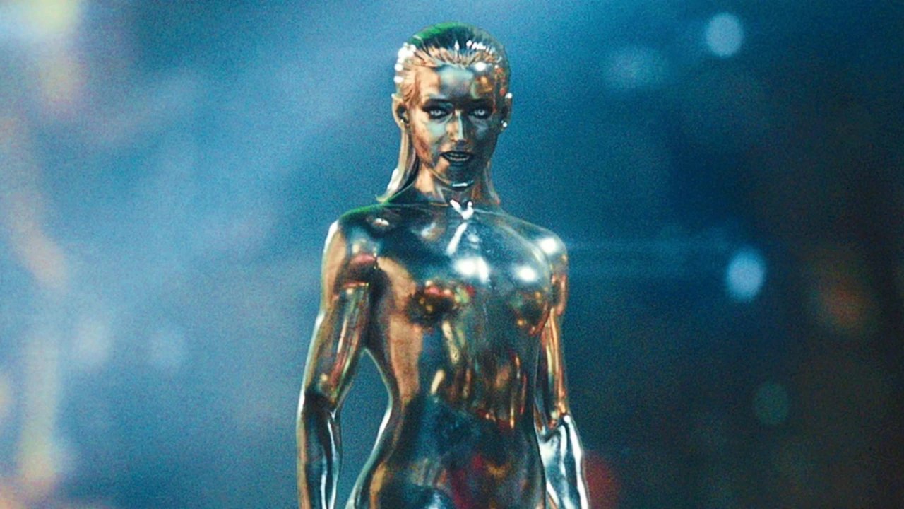 I Fantastici 4: Gli Inizi, primo sguardo completo alla Silver Surfer di Julia Garner