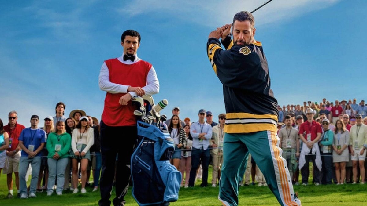Un tipo imprevedibile 2, Adam Sandler torna sui campi da golf insieme a Bad Bunny nel trailer del film Netflix Un tipo imprevedibile 2, Adam Sandler torna sui campi da golf insieme a Bad Bunny nel trailer del film Netflix