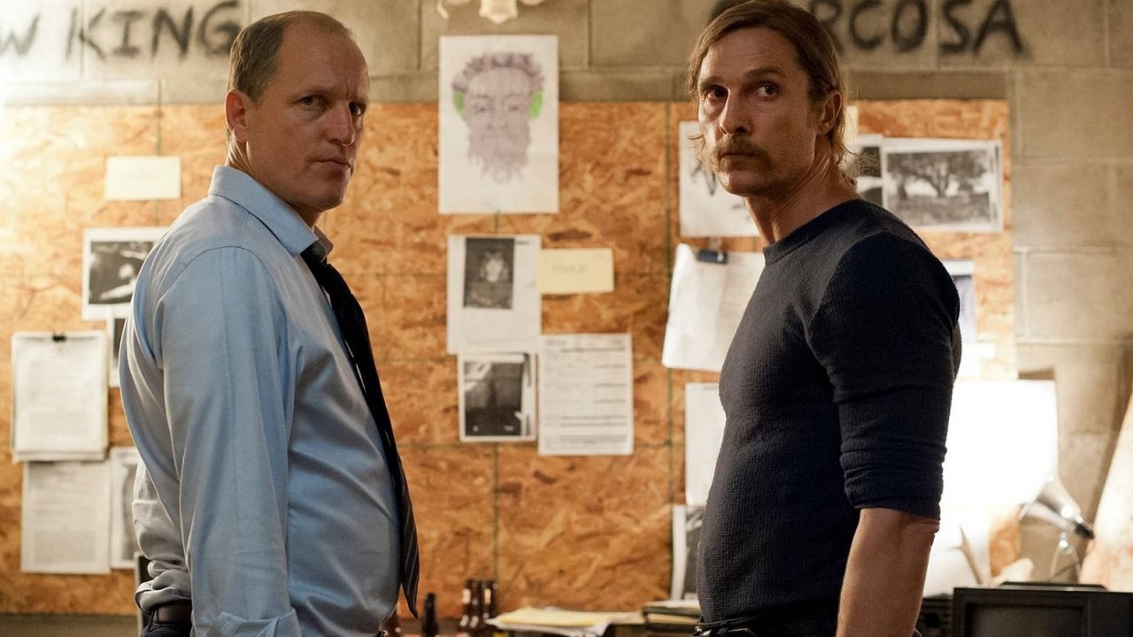 True Detective: Matthew McConaughey e Woody Harrelson pronti a tornare nella serie cult? Parla Nic Pizzolatto