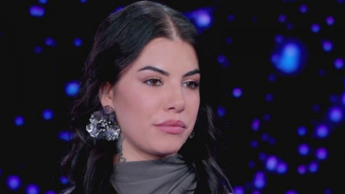 L’Isola dei Famosi, la famiglia di Chiara chiede provvedimenti contro Jasmin: “Parole vergognose” L’Isola dei Famosi, la famiglia di Chiara chiede provvedimenti contro Jasmin: “Parole vergognose”