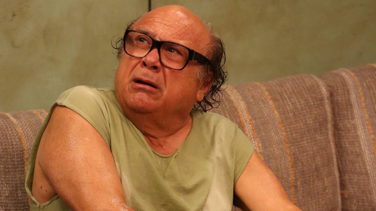 Danny DeVito in una scena di C'è sempre il sole a Philadelphia