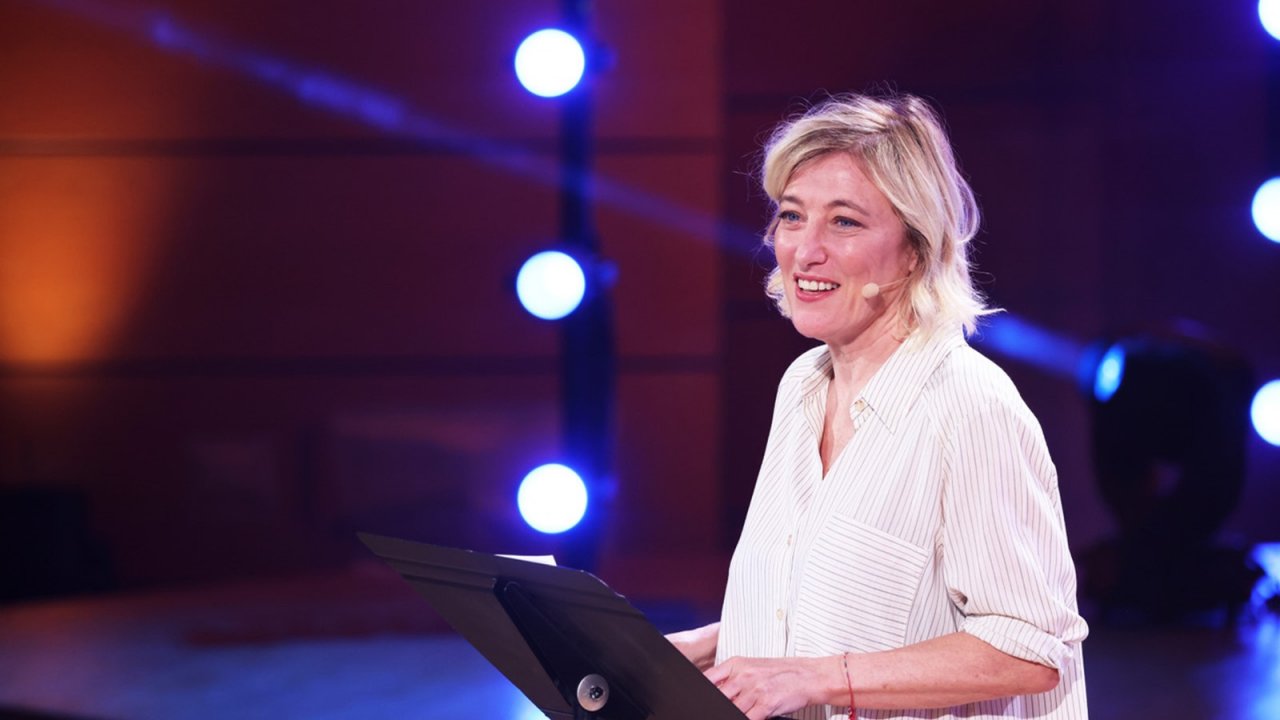 Valeria Bruni Tedeschi: "L'arte della gioia? Liberatoria perché potevo essere vecchia e cattiva, finalmente!"