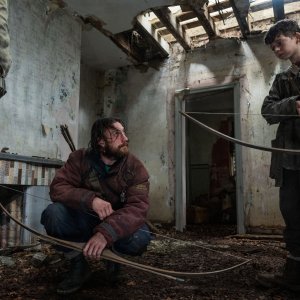 28 anni dopo: Aaron Taylor-Johnson, Alfie Williams in un'immagine