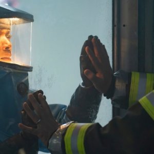 L'addio di Athena e Bobby in 9-1-1.