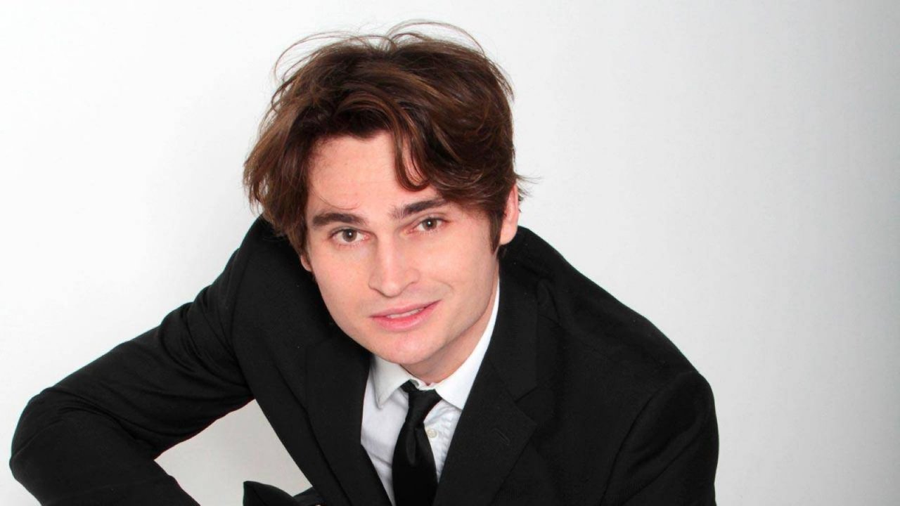 Angelo Duro nei guai col fisco: indagato per una presunta evasione fiscale di 150.000 Euro