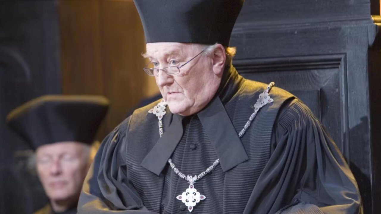 Cornelius Caramell nella versione di Robert Hardy