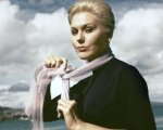 Kim Novak, la diva de La donna che visse due volte riceverà il Leone d'Oro alla carriera a Venezia