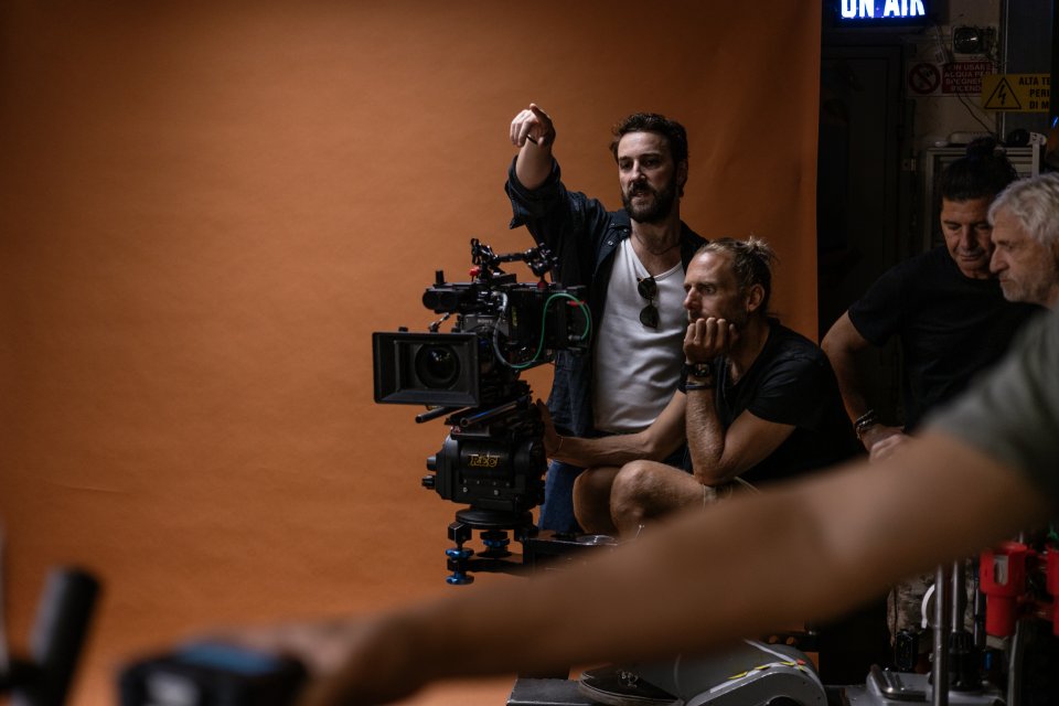 Pesci Piccoli Francesco Ebbasta Set Seconda Stagione Serie Tv Prime Video