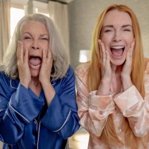 Quel pazzo venerdì, sempre più pazzo: l'urlo di Lindsay Lohan e Jamie Lee Curtis allo specchio