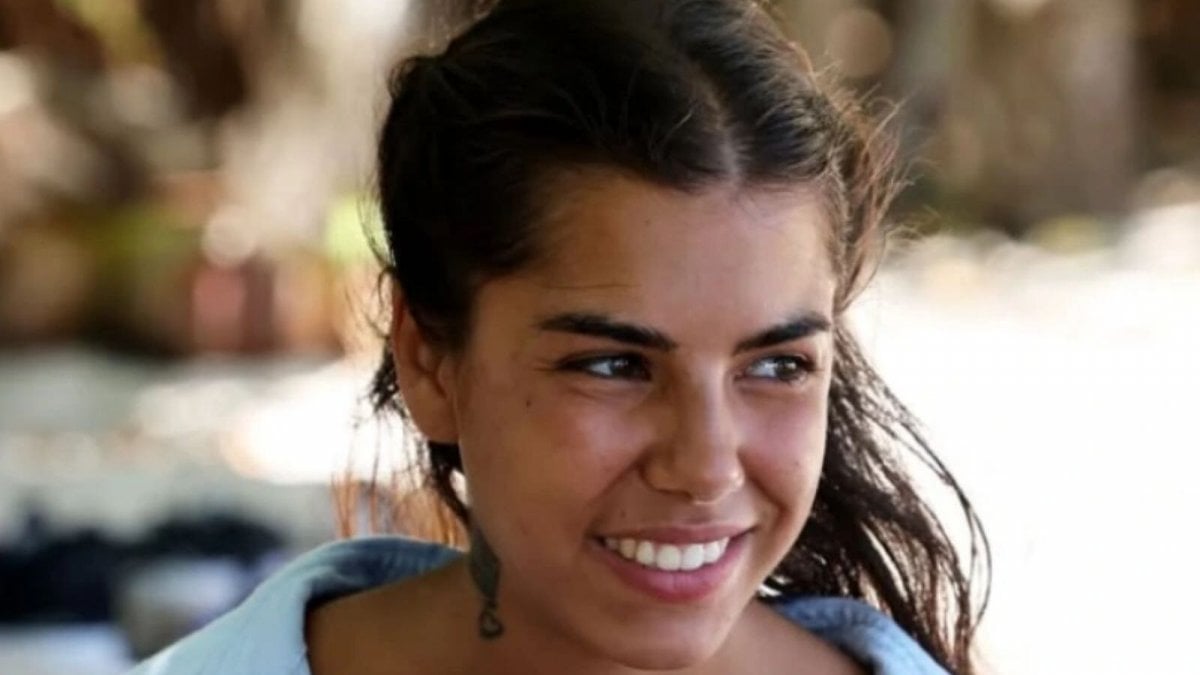 l8217isola dei famosi bufera social sul profilo di chiara strumentalizzate il suo passato per i voti