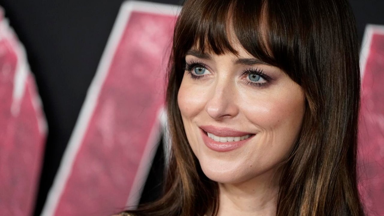 Dakota Johnson: "Hollywood non prende rischi perché le decisioni sono prese da chi non guarda film"
