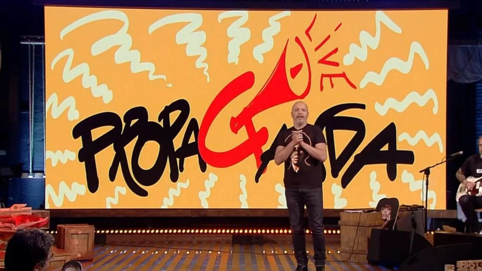 Propaganda Live