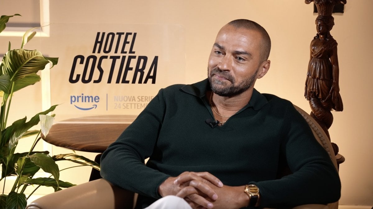 hotel costiera jesse williams una serie dallo sguardo giocoso tra italia e america