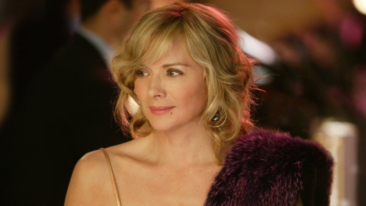 Sex and the City: Kim Cattrall rifiutò quattro volte il ruolo di Samantha, poi cambiò idea Sex and the City: Kim Cattrall rifiutò quattro volte il ruolo di Samantha, poi cambiò idea