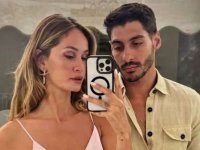 Grande Fratello, il video di Helena e Javier in treno mette a tacere le voci di crisi dopo giorni di tensione