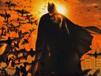 I 20 anni di Batman Begins, il cinecomic che ha ridefinito le origin stories