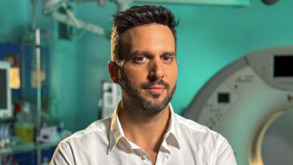 Le Iene presentano: La Cura, la prevenzione dei melanomi stasera su Italia 1 con Gaetano Pecoraro Le Iene presentano: La Cura, la prevenzione dei melanomi stasera su Italia 1 con Gaetano Pecoraro