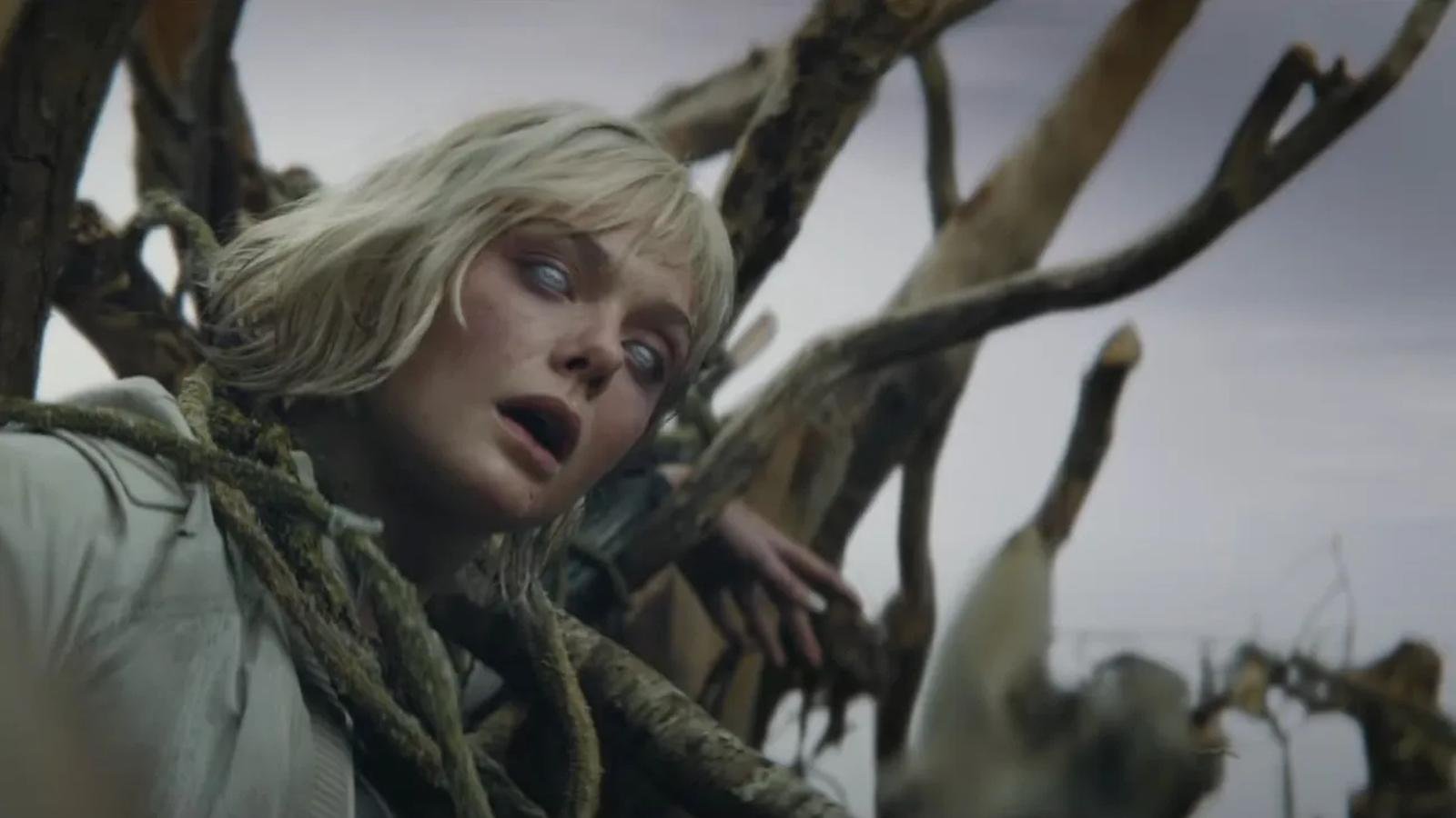 Elle Fanning in Predator: Badlands