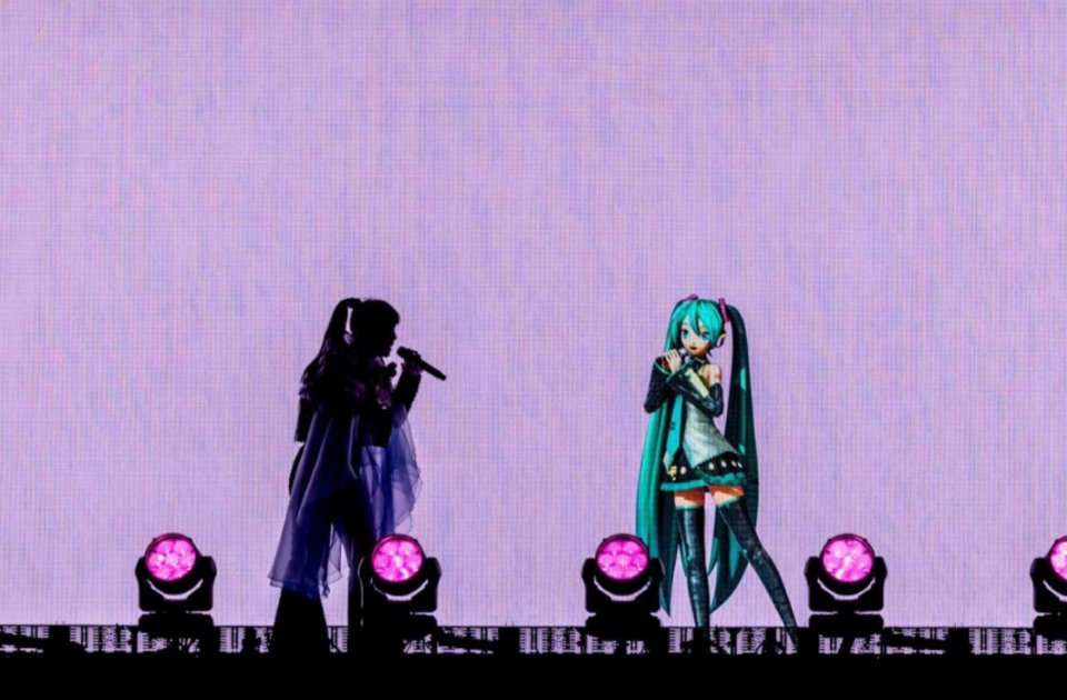Ado Cantante Porta Concerti Cinema Senza Volto Hatsune
