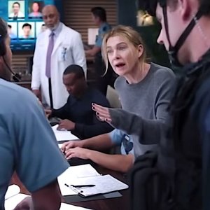 Meredith discute con la polizia di Seattle nel finale.
