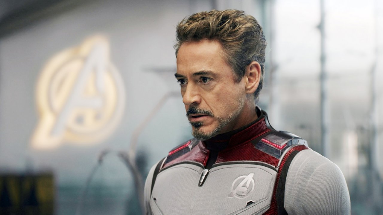 Robert Downey Jr. è Tony Stark in una scena di Avengers: Edngame