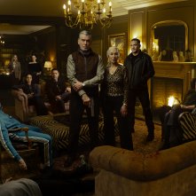 Un'immagine dell'immenso cast della serie Paramount+.