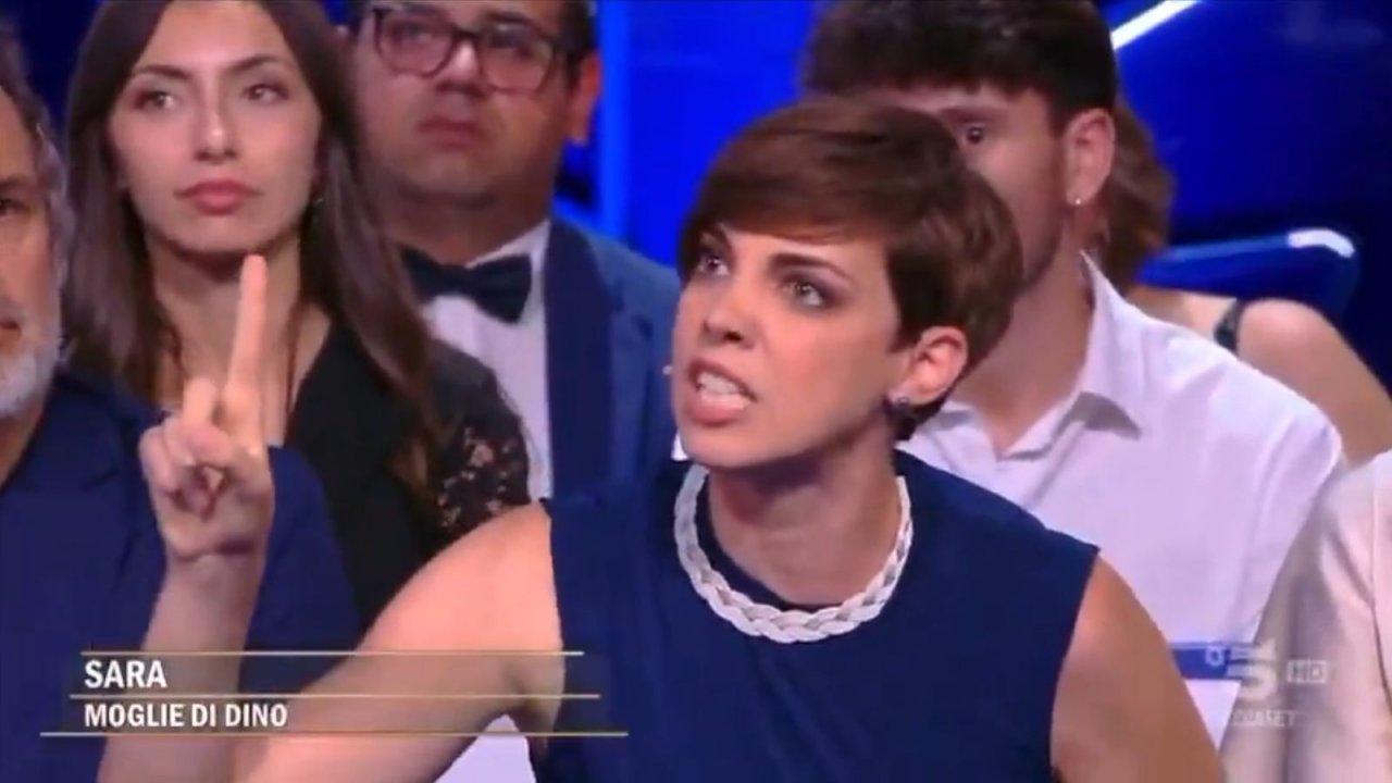 Sara Garreffa nello studio de L'Isola dei Famosi