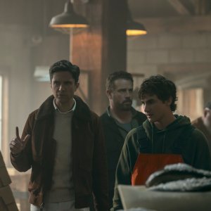 The Waterfront: Topher Grace istruisce il giovane Brady Hepner