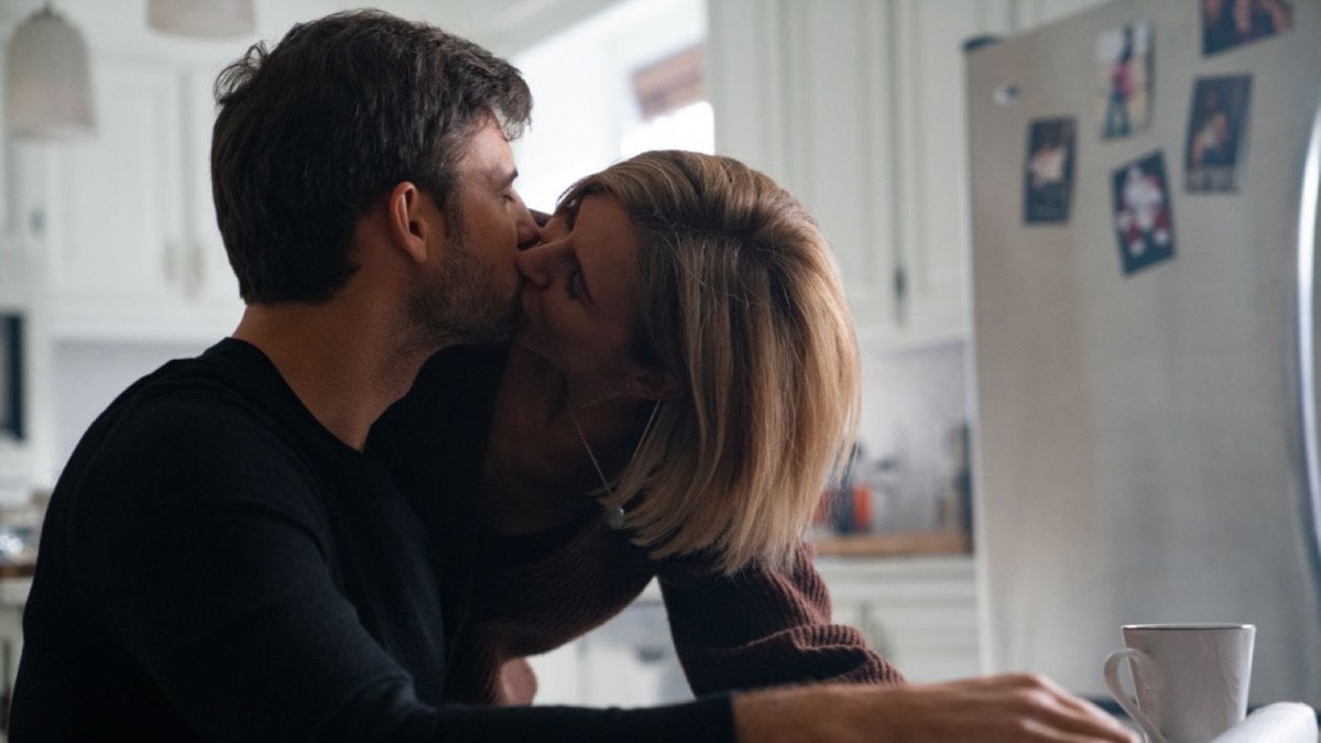 Lo stalker della stanza accanto stasera su Rai 2: trama e cast del thriller