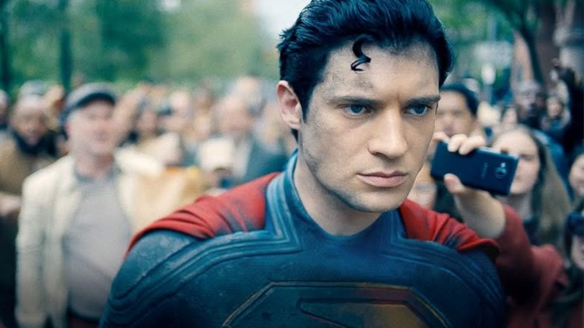 Superman sconfitto dalla Kryptonite e in lotta con Ultraman nei nuovi epici spot TV del film DC Superman sconfitto dalla Kryptonite e in lotta con Ultraman nei nuovi epici spot TV del film DC