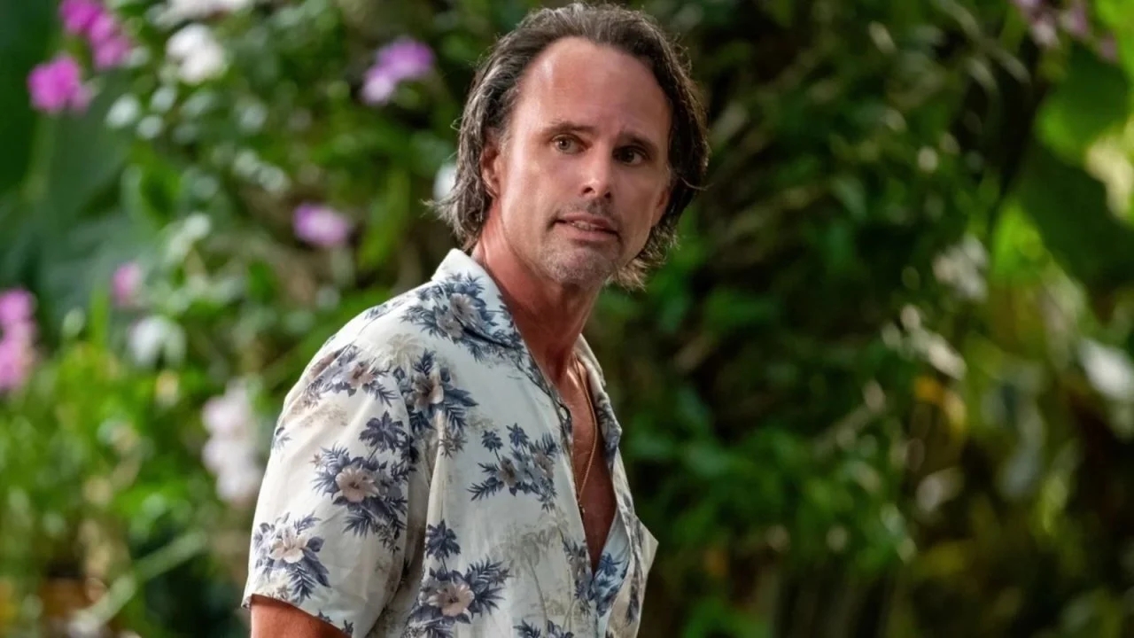 Walton Goggins in una scena di The White Lotus