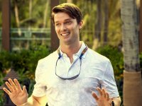 The White Lotus: Patrick Schwarzenegger svela come ha scoperto l'esistenza della parodia porno