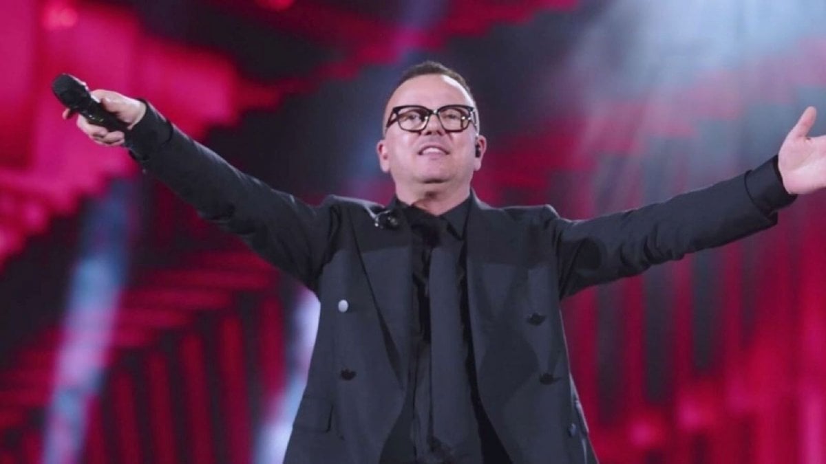 Gigi & Friends stasera su Canale 5: scaletta e ospiti del concerto benefico organizzato da Gigi D