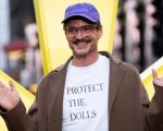 Pedro Pascal critica J.K. Rowling per le opinioni sulla comunità transgender: 'I bulli mi fanno schifo'