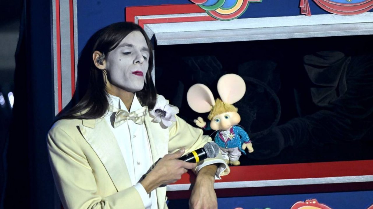 Topo Gigio con Lucio Corsi a Sanremo 2025