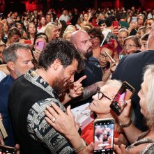 Can Yaman e i fan a Riccione