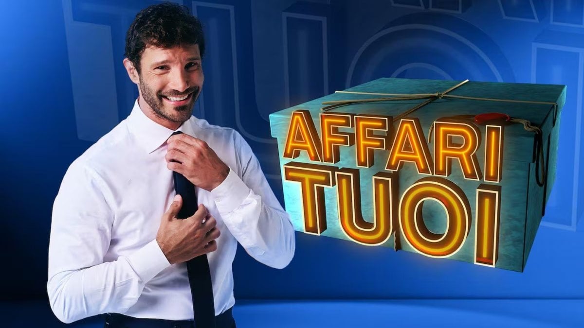 Affari Tuoi va in vacanza con una stagione record firmata Stefano De Martino Affari Tuoi va in vacanza con una stagione record firmata Stefano De Martino