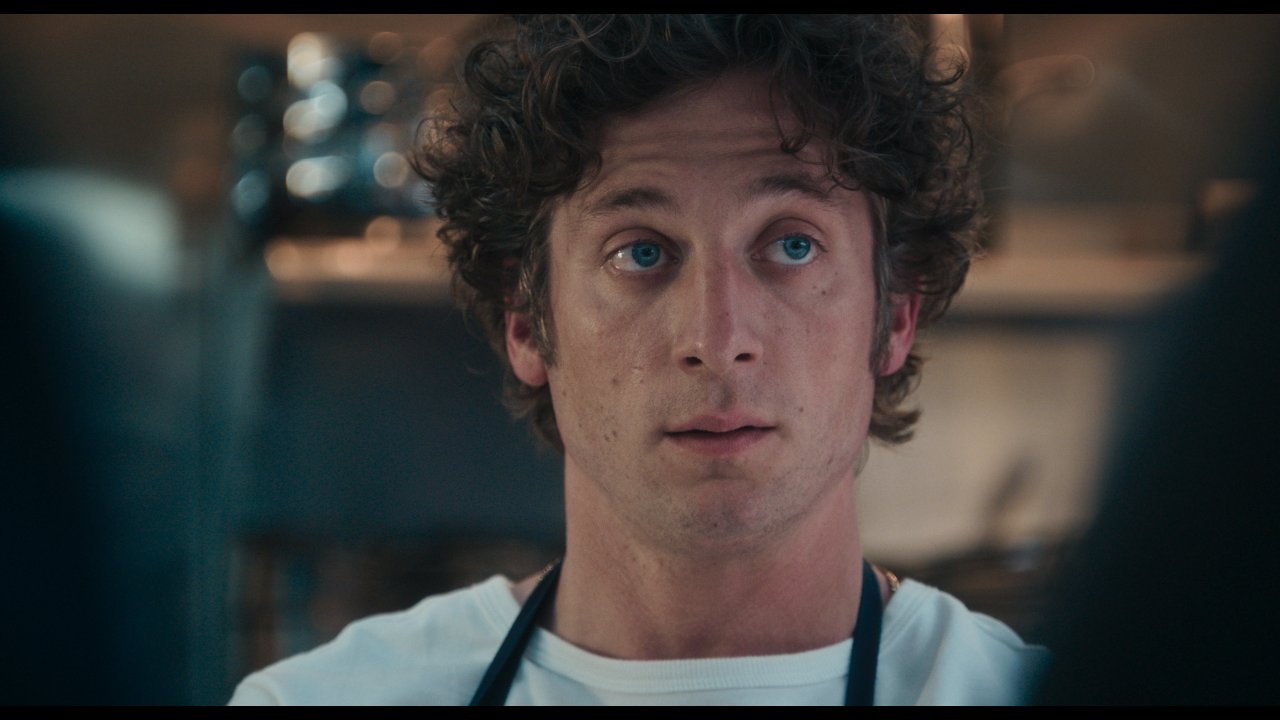 Una scena di The Bear con Jeremy Allen White