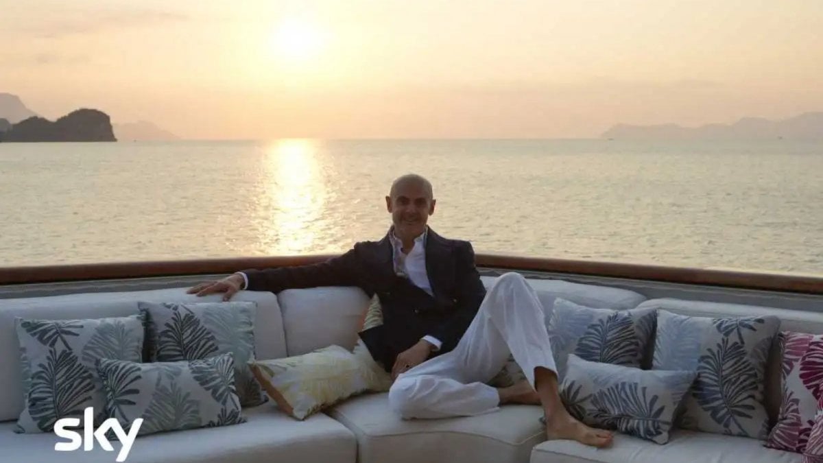Money Road: Enzo Miccio e il suo yacht sono la tentazione della penultima puntata, stasera su TV8 e SKY Money Road: Enzo Miccio e il suo yacht sono la tentazione della penultima puntata, stasera su TV8 e SKY