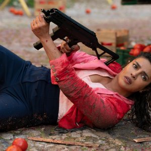 Capi di Stato in fuga: Priyanka Chopra Jonas in una scena action