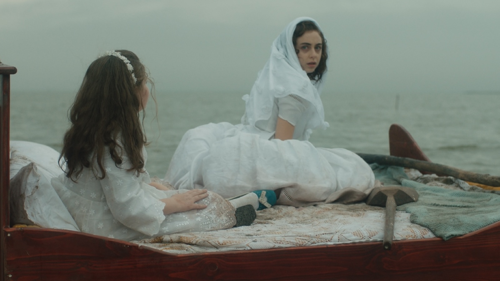 Rebecca Antonaci in una scena de L'oro del Reno