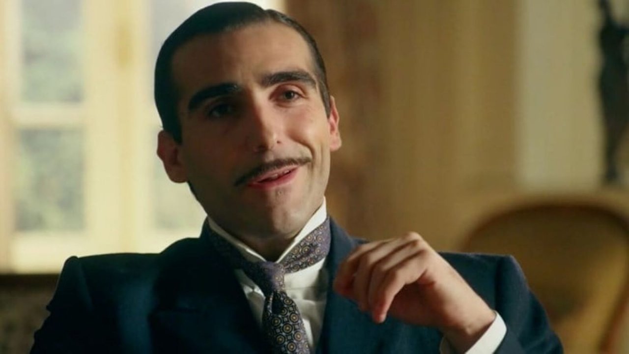 Don Lorenzo  interpretato da Guillermo Serrano