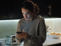 Lily James e Riz Ahmed sono in pericolo nel trailer di Relay, il nuovo thriller diretto da David Mackenzie